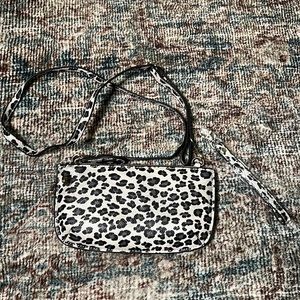 Leopard Clutch w/ Crossbody & Wristlet Strap (Great for Gameday)